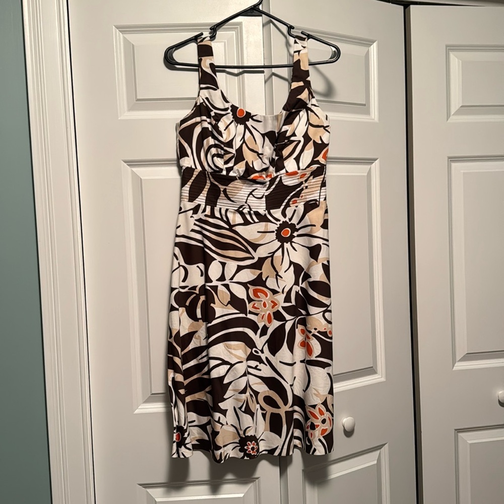 AGB White Midi Sheath Dress with Sweetheart Neckline for Casual Wear